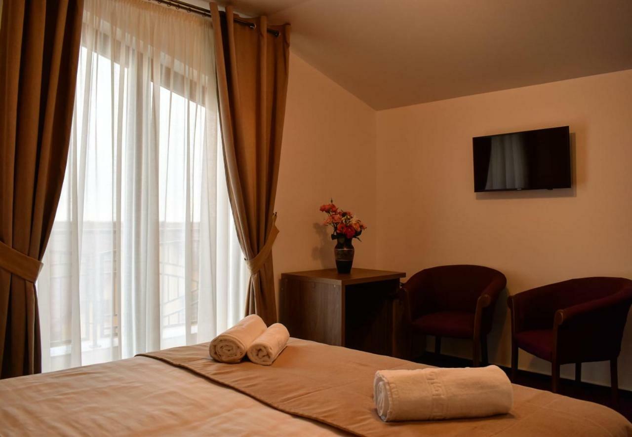 Pensiunea Casa Hortopan Târgu Jiu Zewnętrze zdjęcie