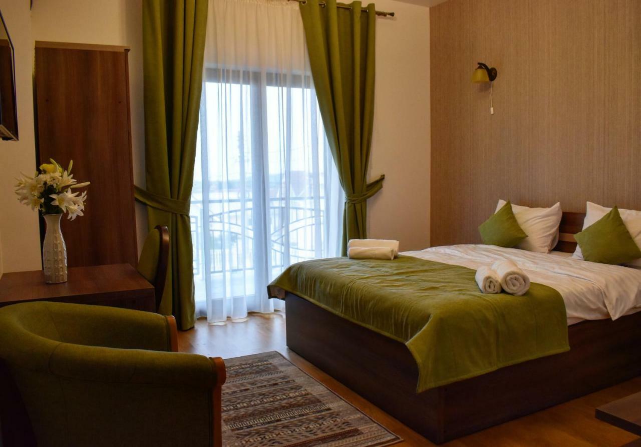Pensiunea Casa Hortopan Târgu Jiu Zewnętrze zdjęcie