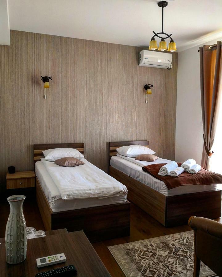 Pensiunea Casa Hortopan Târgu Jiu Zewnętrze zdjęcie