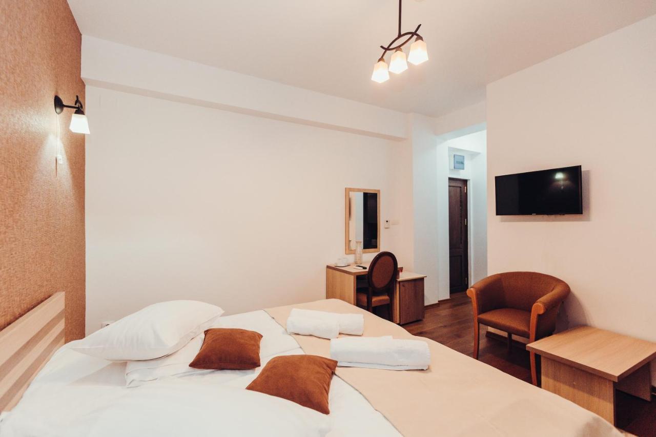 Pensiunea Casa Hortopan Târgu Jiu Zewnętrze zdjęcie